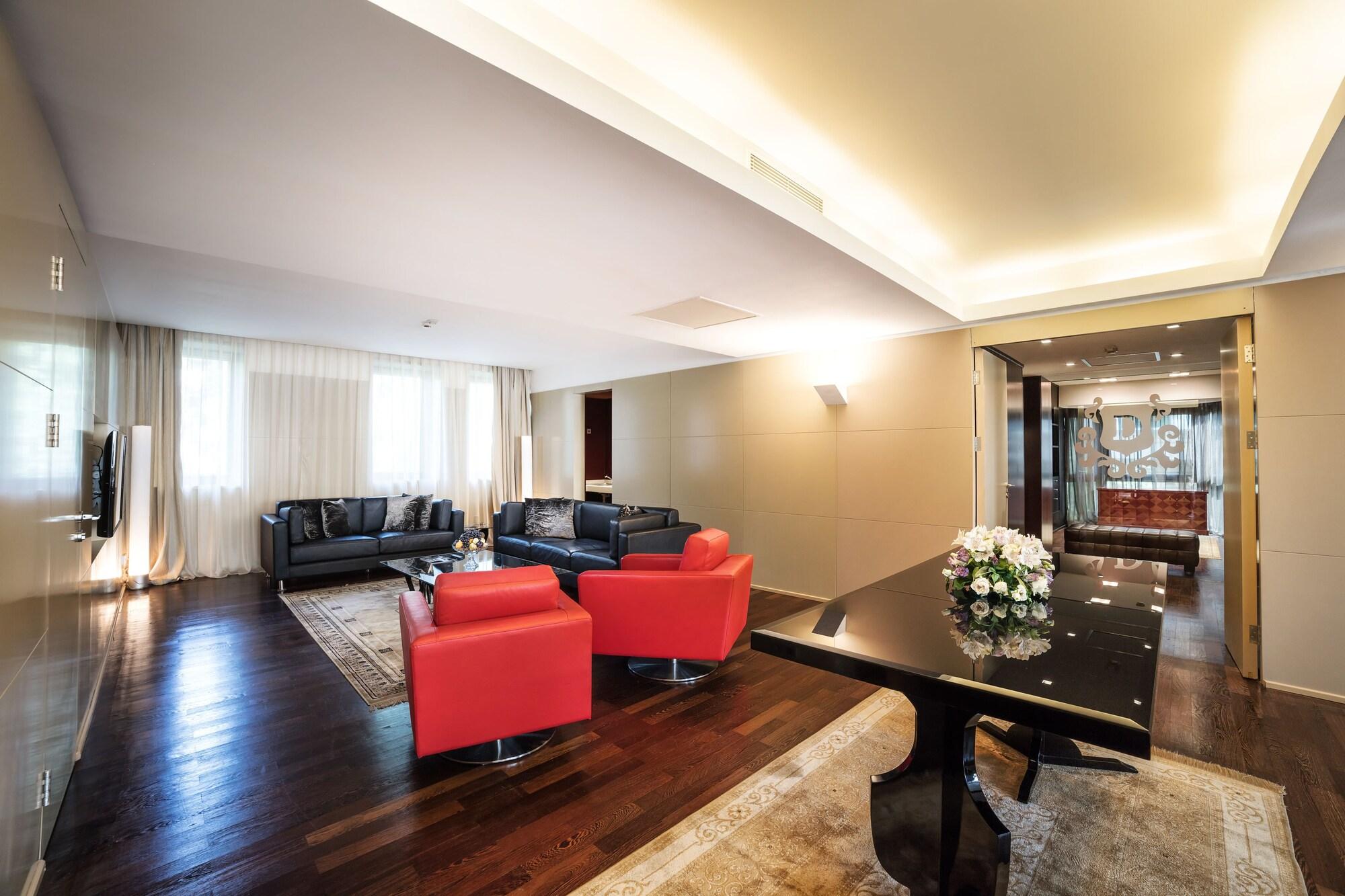 The Dostyk Hotel Almaty Exterior foto
